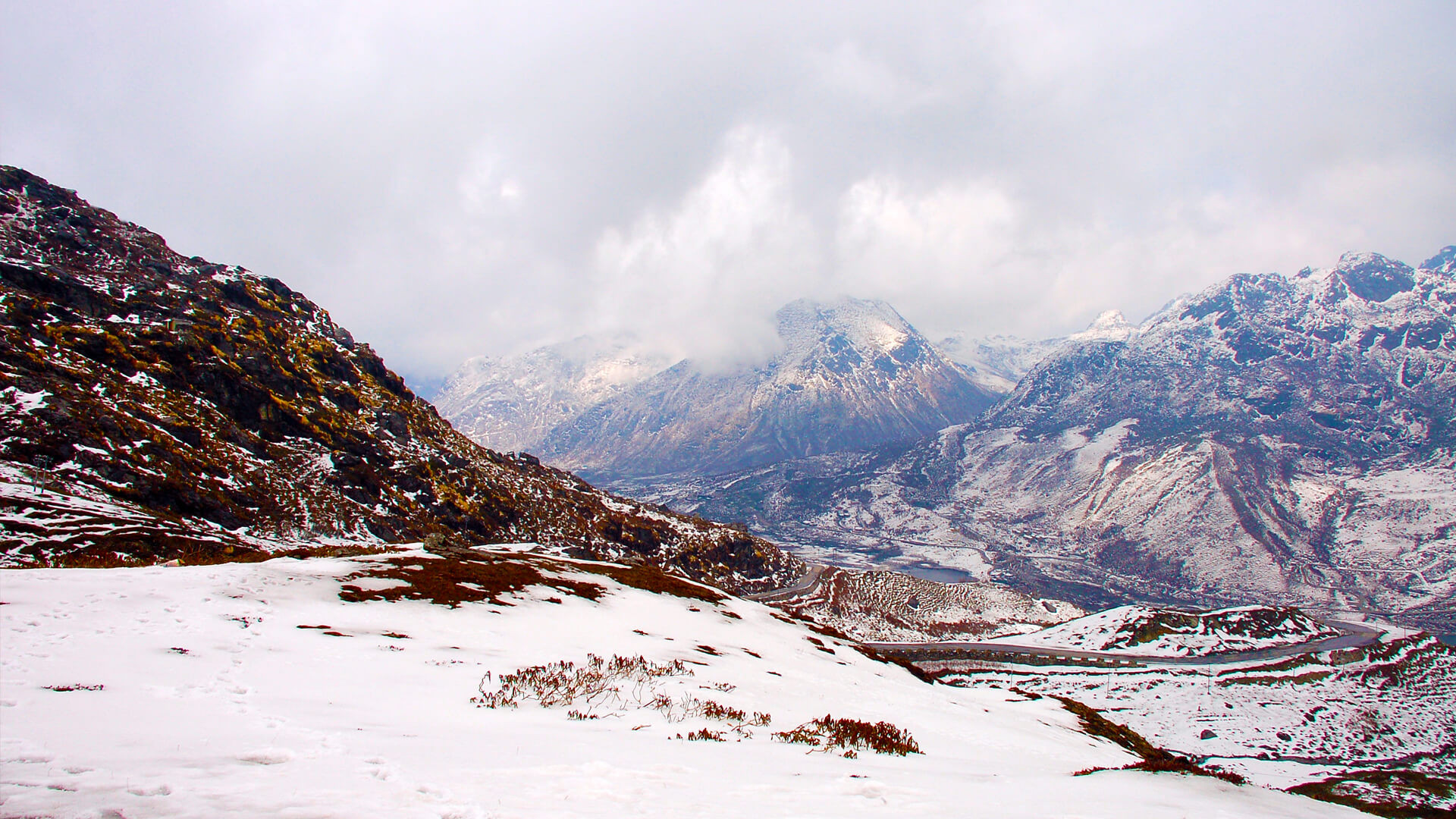 Best winter Destinations of India to experience Snowfall